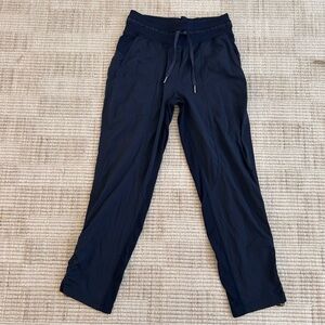 lululemon Navy dance studio with adjustable ruching on the ankle 7/8 length sz 4